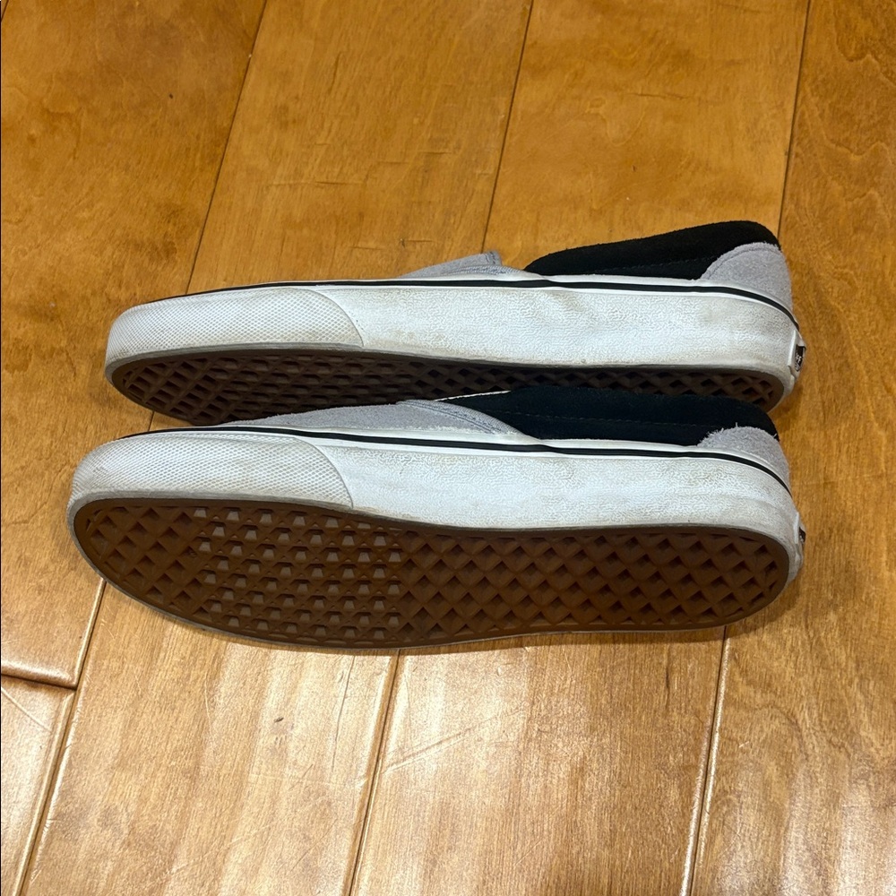 Vans low top slip on shoes - Picture 5 of 8